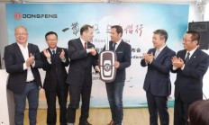 B体育-勒沃库森冲锋在前，勇争冠军力求前行