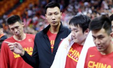 B体育-易建联代表中国男篮出战亚锦赛，获得最佳球员奖项