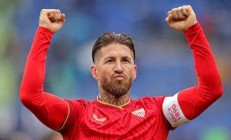 B体育-拉科鲁尼亚球员在比赛中打出精彩