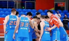 B体育-北京男篮在主场与山东队对决