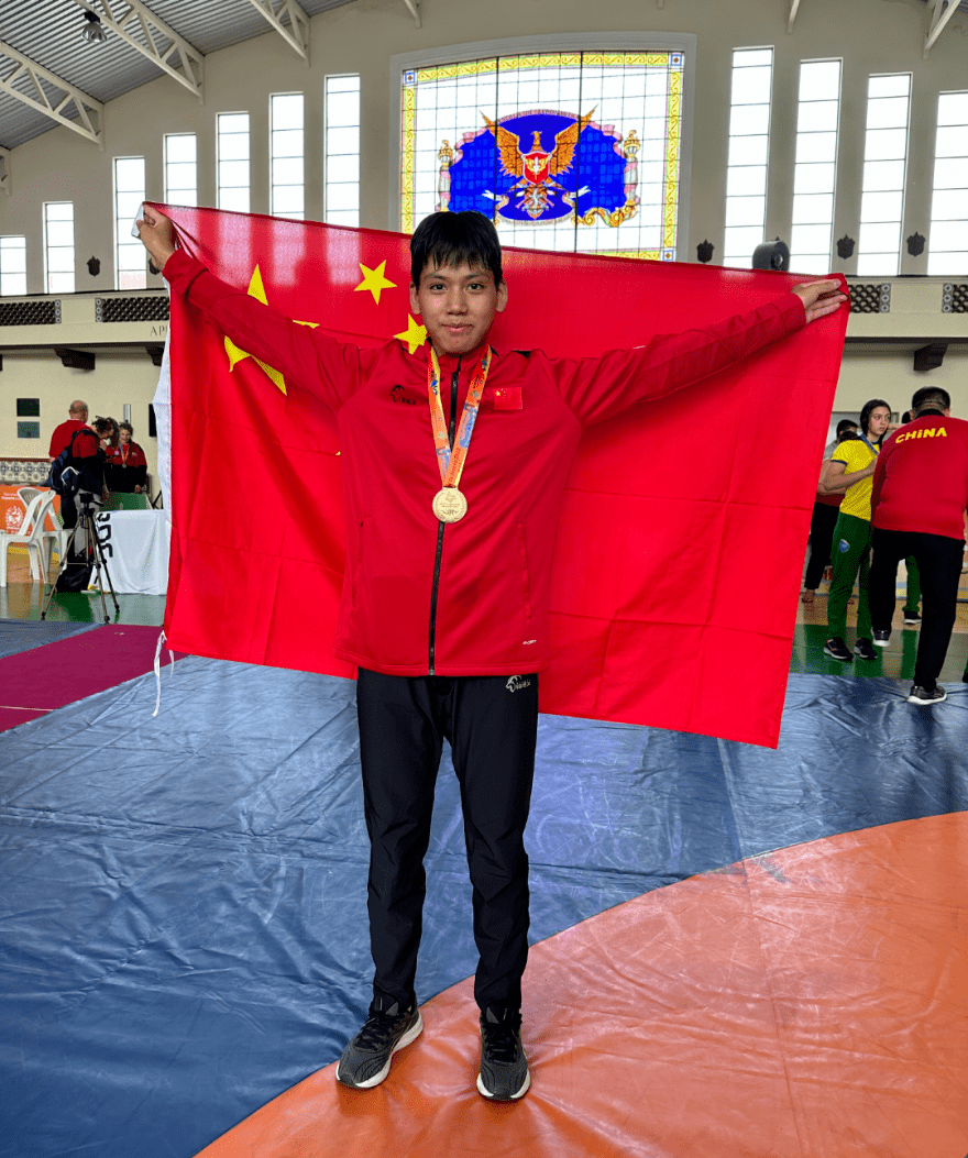 青年球员斩获胜利，为国争光